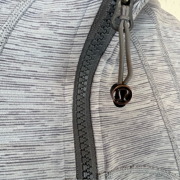 Lululemon Gray Silver Define Women's Jacket Size 8 - Picture 9 of 13